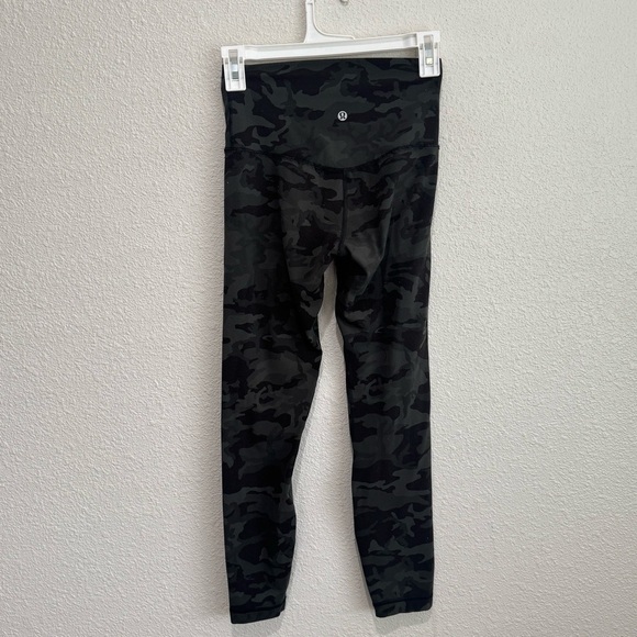 Lululemon Womens Size 4 Align™ High-Rise Pant 25" in Green Camo Workout Gym - Picture 1 of 8